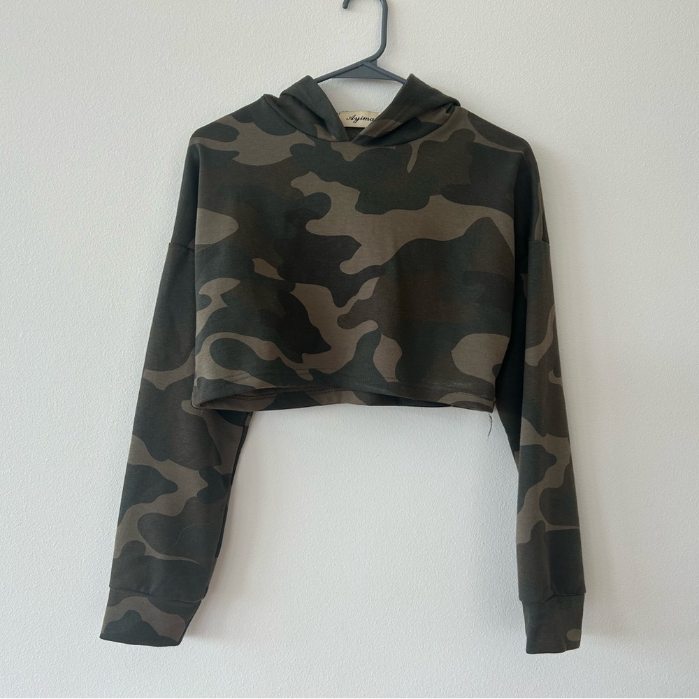 Cropped Camo Hoodie